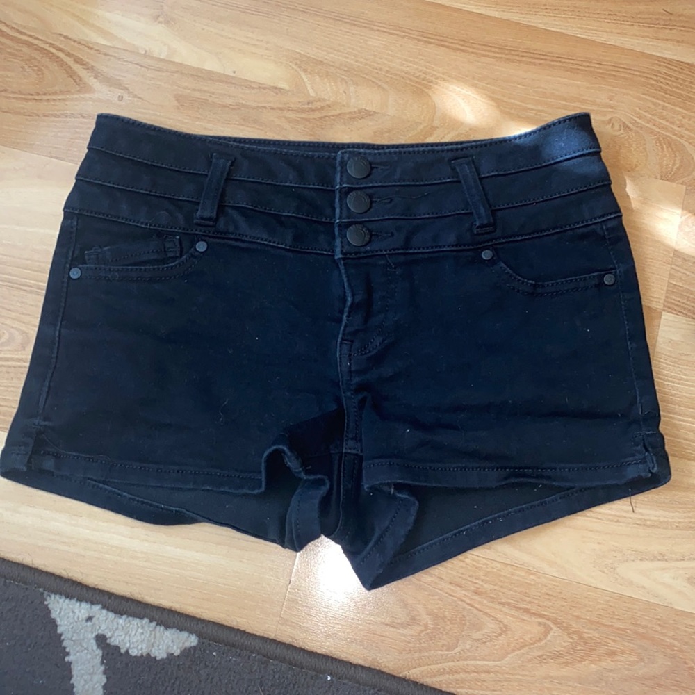 Blue Spice black shorts